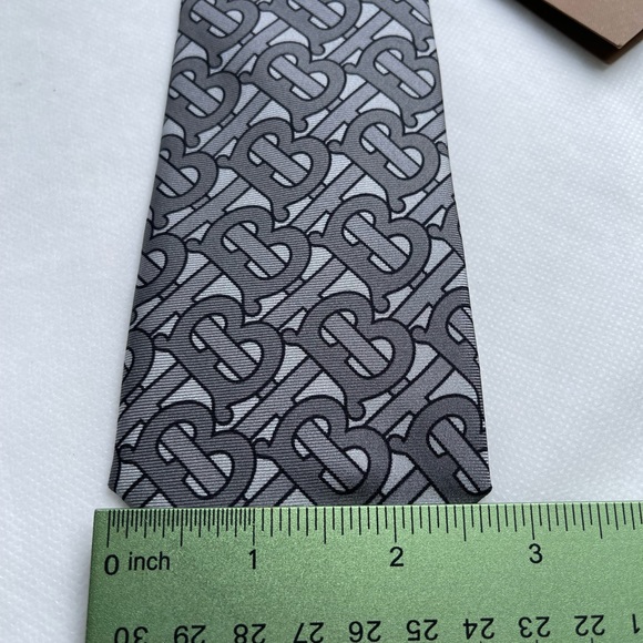 🔥TB MONOGRAM🔥🆕💯ICON BURBERRY GRIS LIMITED PRINT MOTIF TIE🔥EXCLUSIVE🔥 - Picture 9 of 14